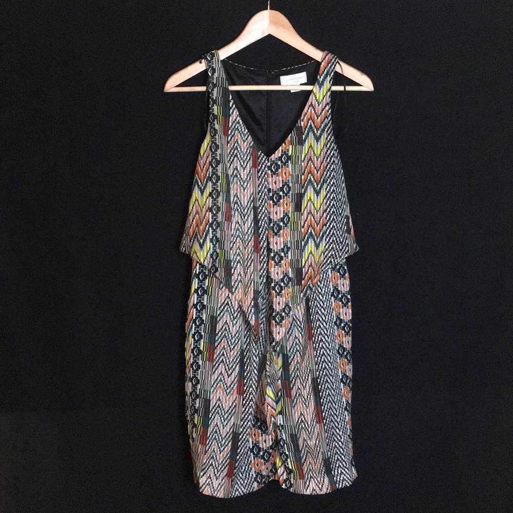 Jessica Simpson V-neck geometric dress